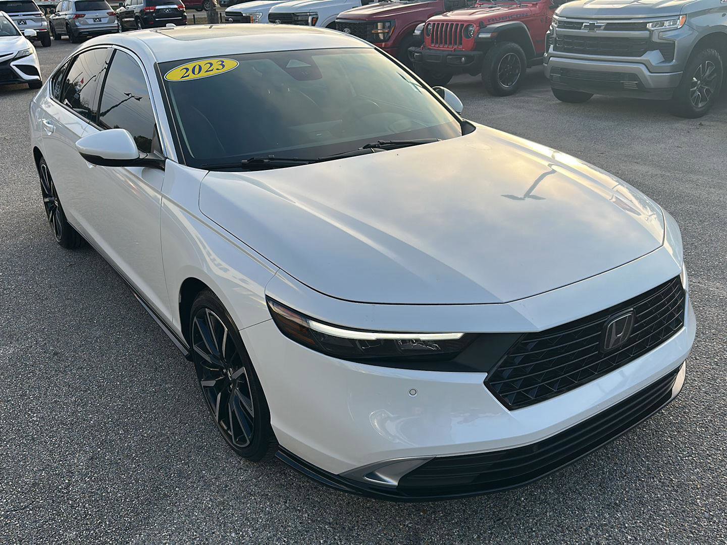 Used 2023 Honda Accord Touring image 12