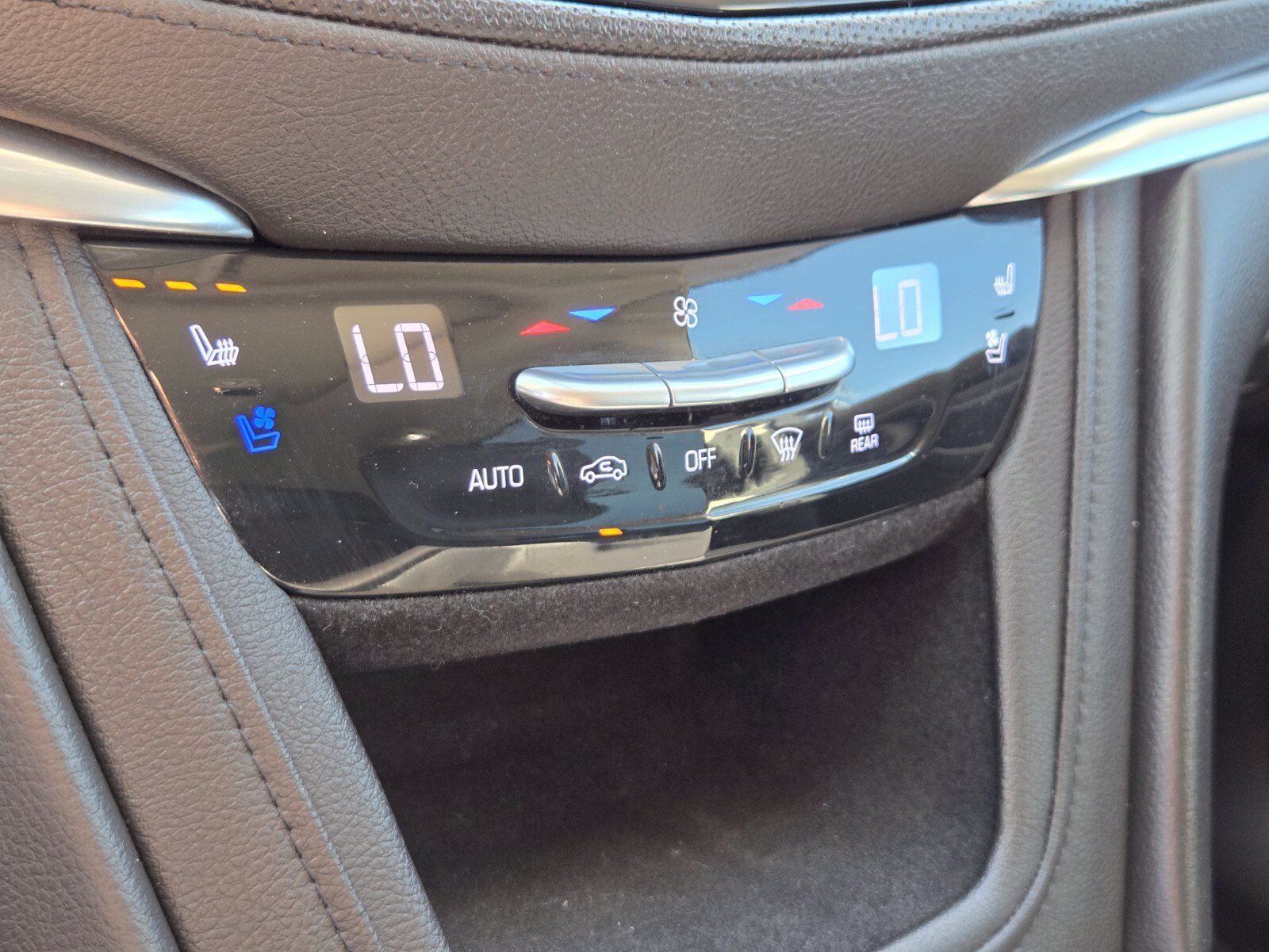 Used 2018 Cadillac XT5 Premium Luxury AWD/4WD image 23