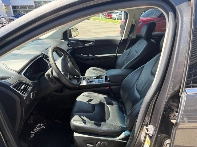 Certified 2019 Ford Edge Titanium FWD image 16