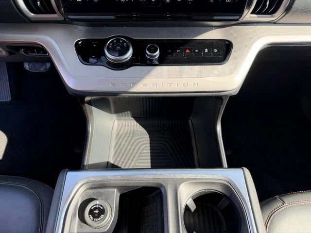 Certified 2025 Ford Expedition Active AWD/4WD image 26