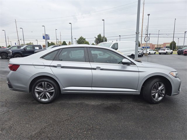 Used 2022 Volkswagen Jetta SE image 6