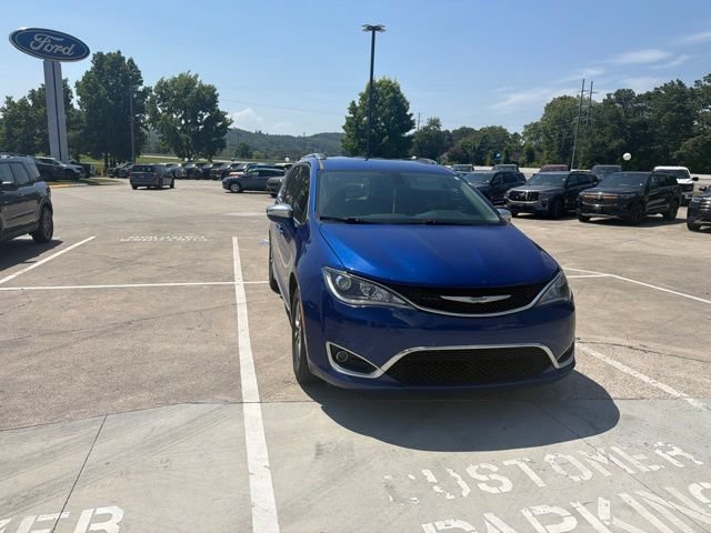 Used 2020 Chrysler Pacifica Limited FWD image 12