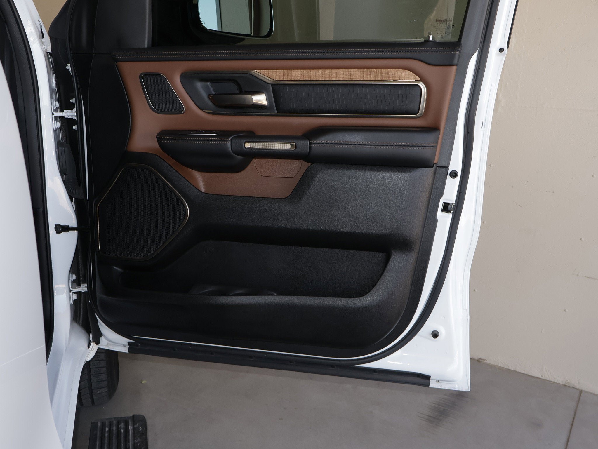 Used 2023 RAM 1500 Limited AWD/4WD image 44