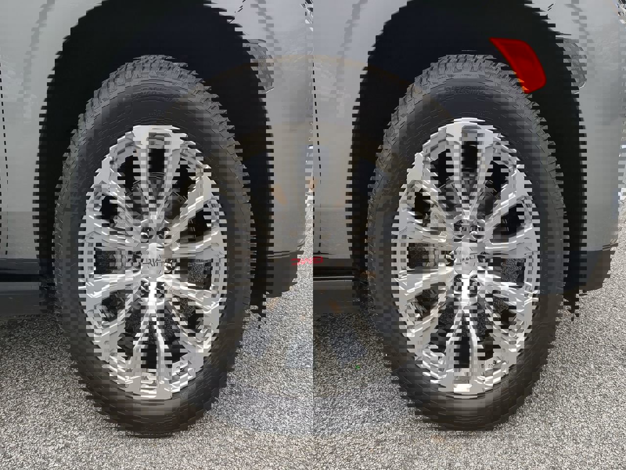 Used 2023 GMC Yukon Denali w/ Max Trailering Package image 9