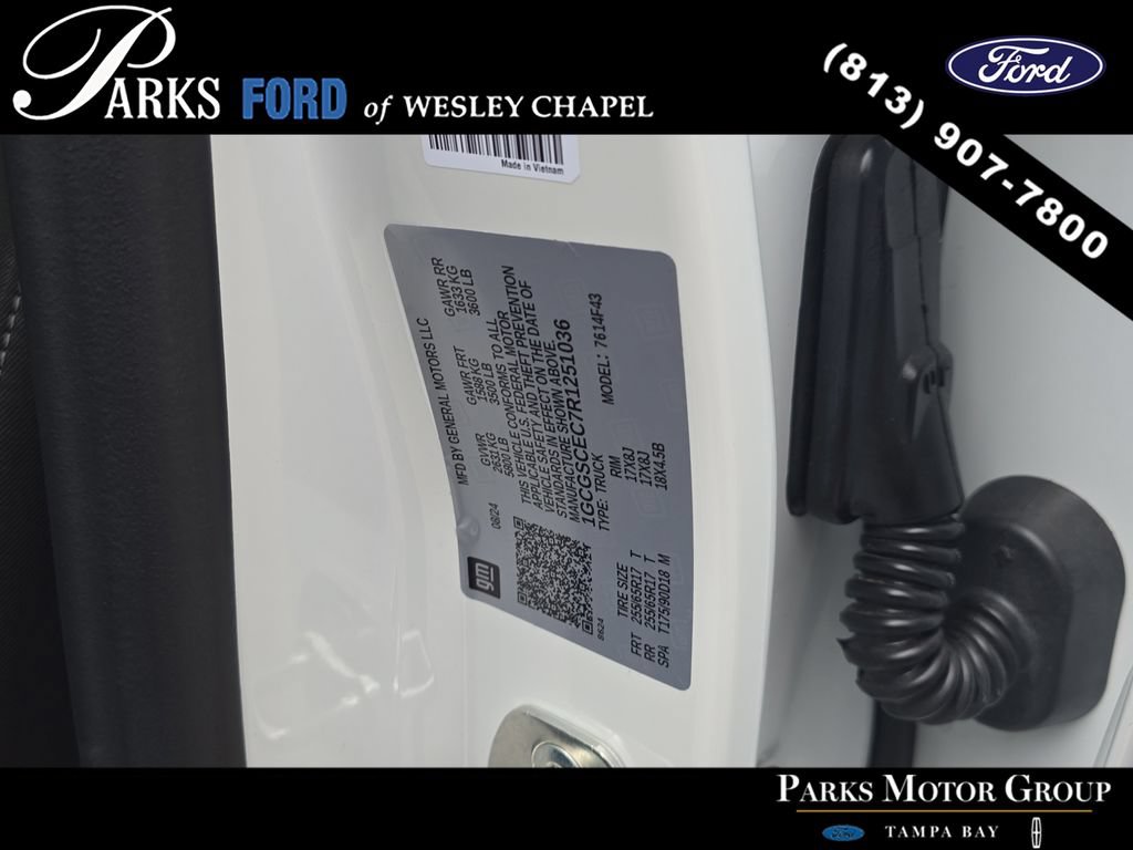 Used 2024 Chevrolet Colorado LT RWD image 31