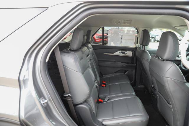 Certified 2025 Ford Explorer Active w/ Active Comfort Package AWD/4WD image 39
