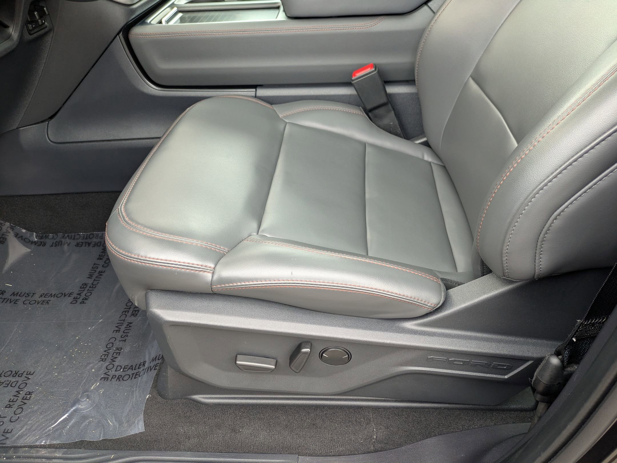 Certified 2025 Ford Expedition Active AWD/4WD image 13