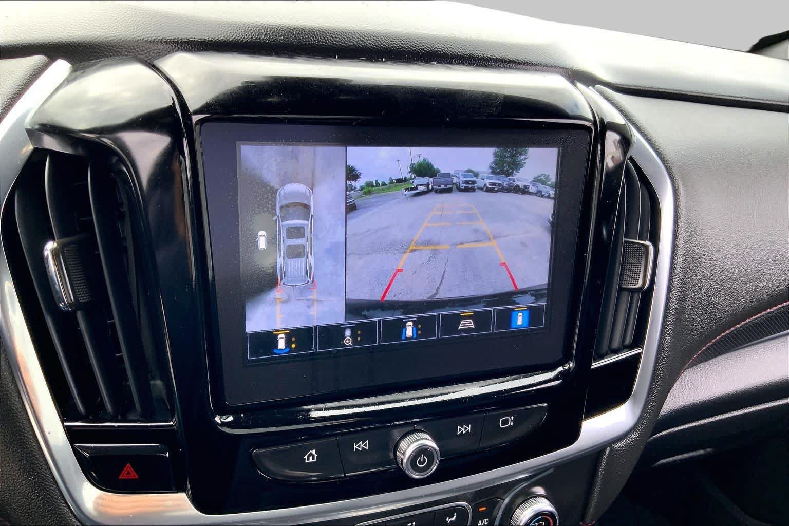 Used 2023 Chevrolet Traverse RS FWD image 23