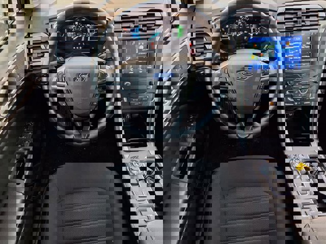 Certified 2020 Ford Fusion SE image 4