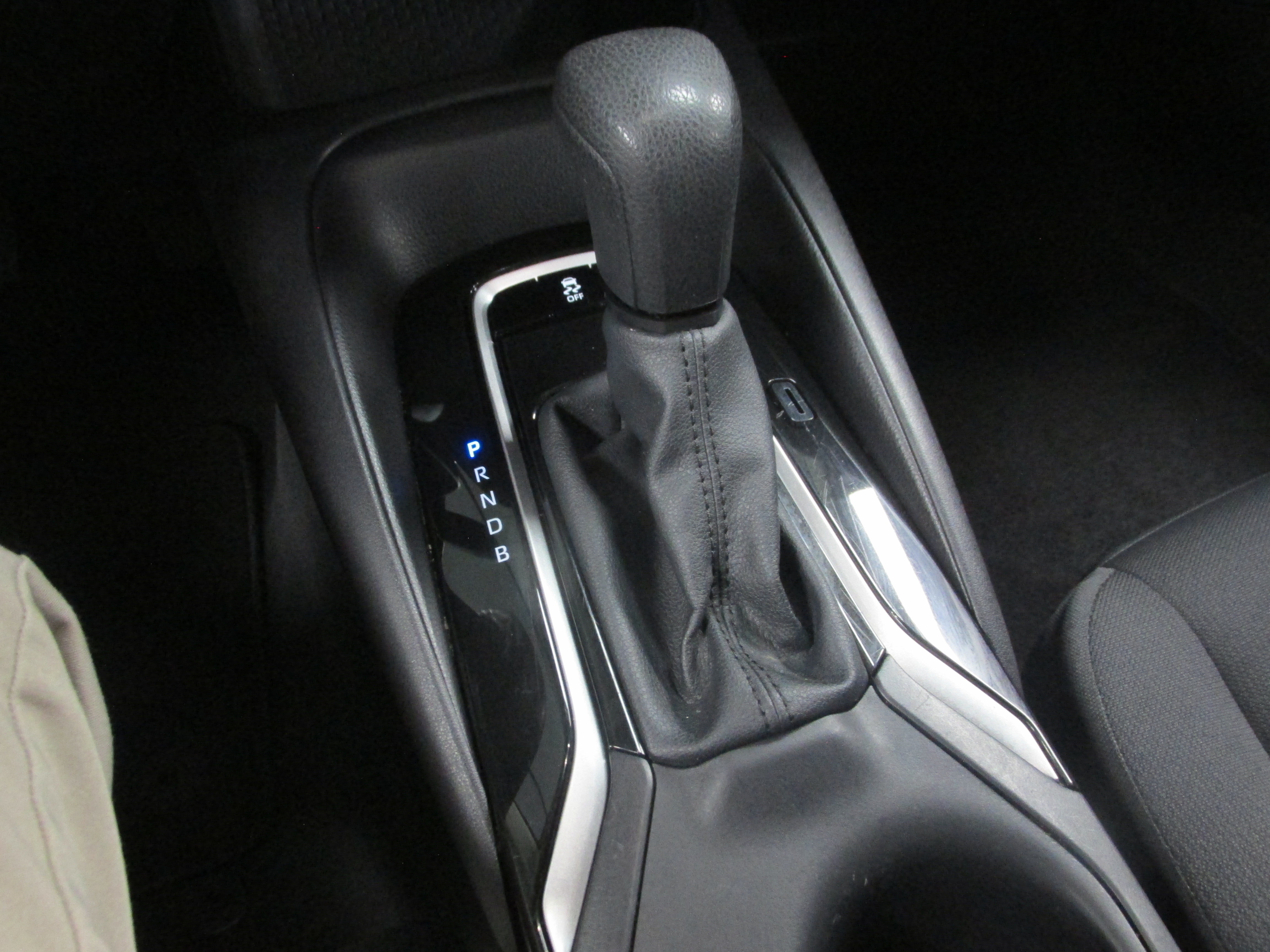 Used 2025 Toyota Corolla LE FWD image 37