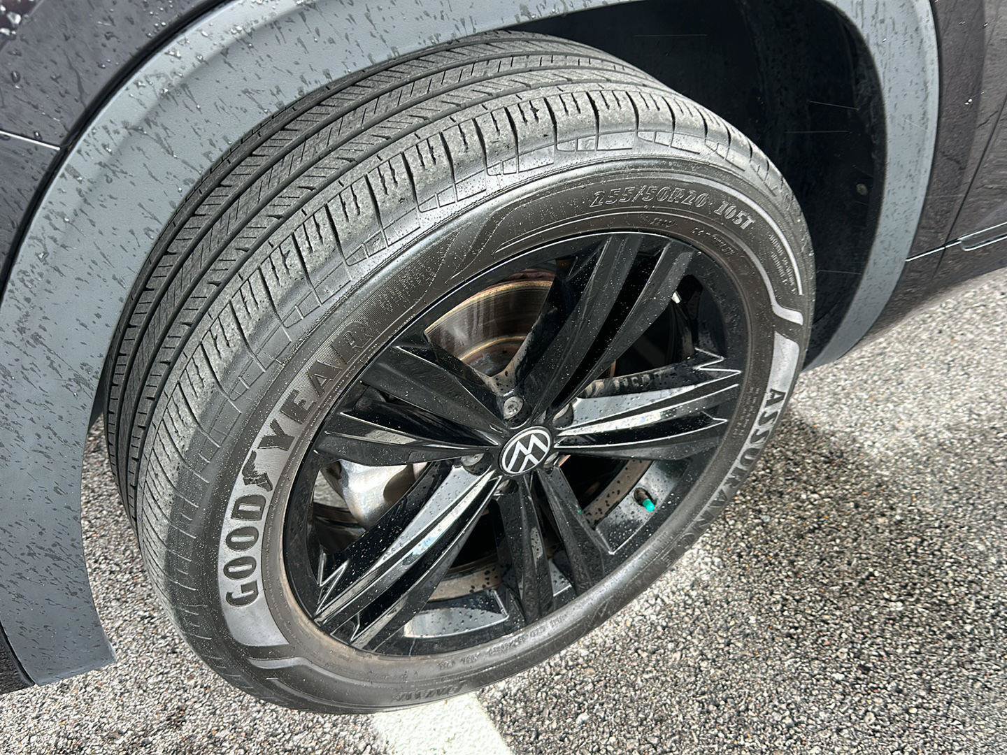 Used 2023 Volkswagen Atlas Cross Sport SEL R-Line AWD/4WD image 9