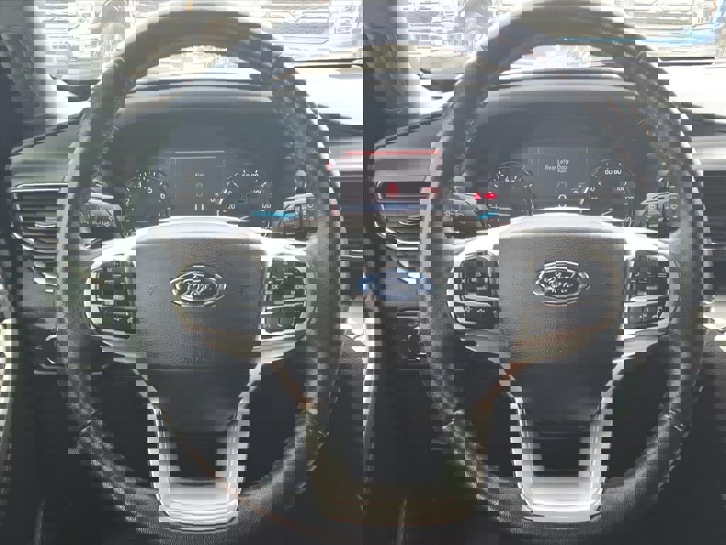 Certified 2022 Ford Explorer XLT w/ Equipment Group 202A image 21