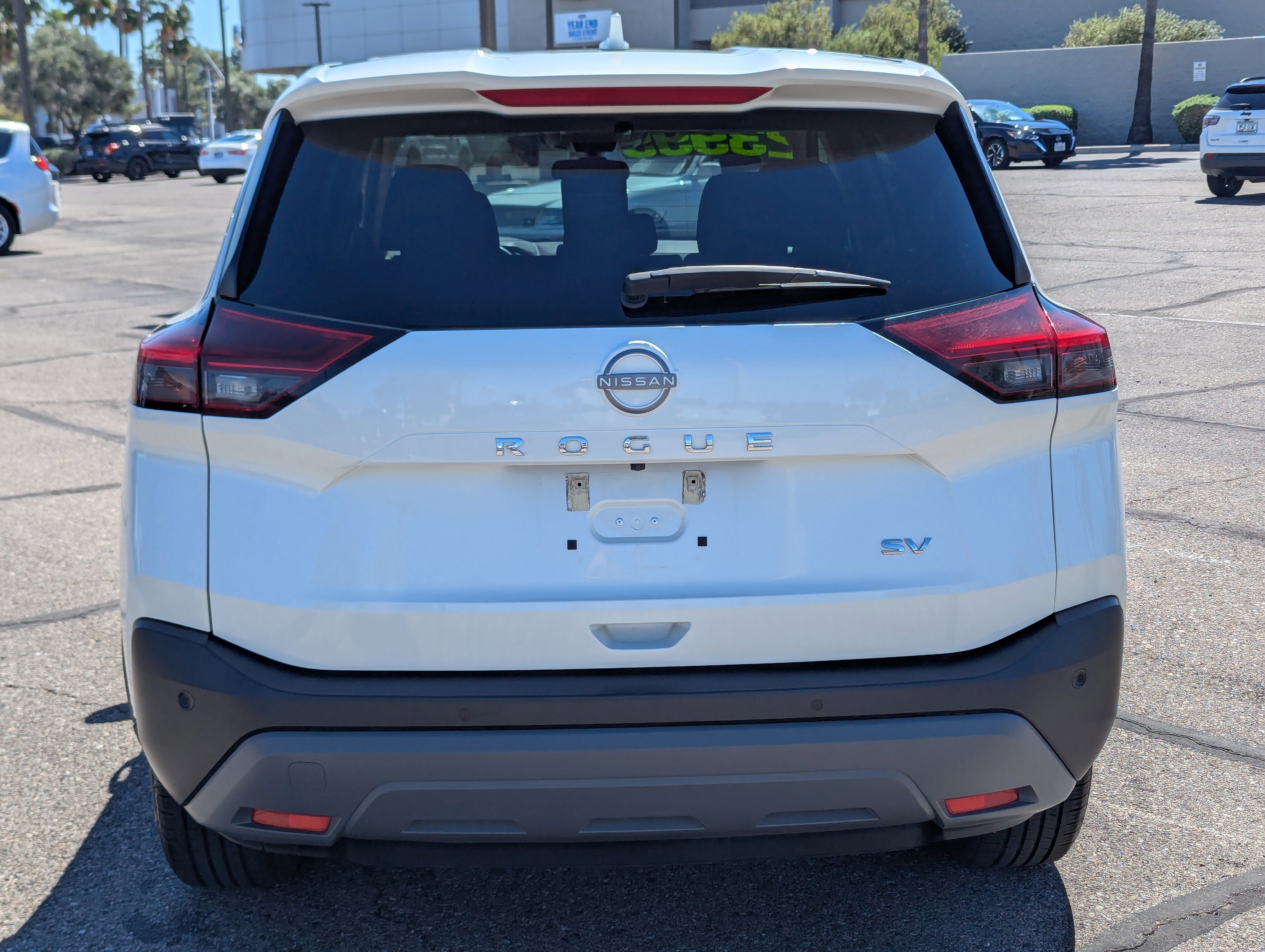 Used 2023 Nissan Rogue SV image 3
