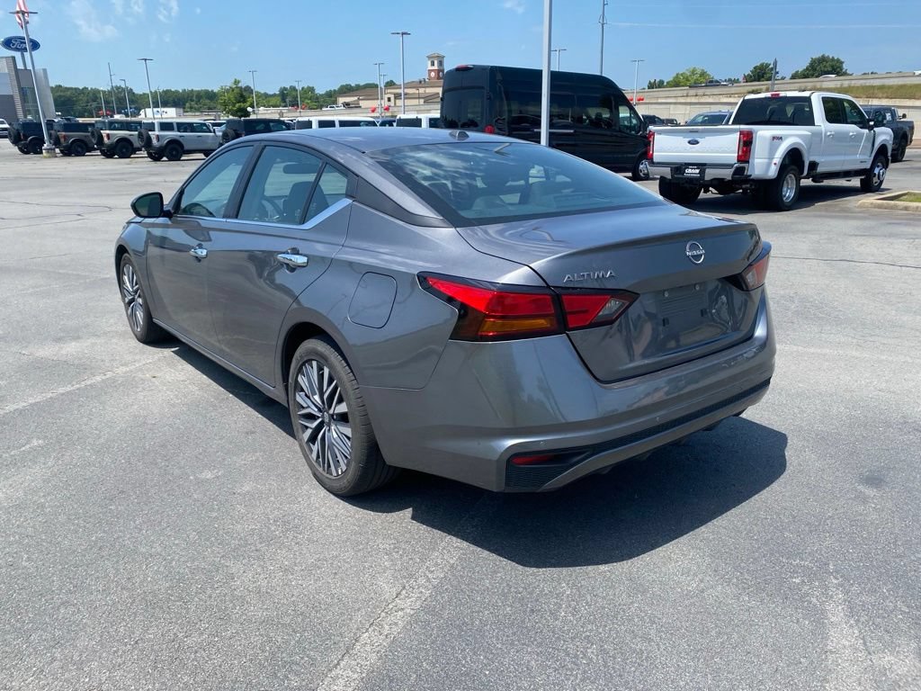Used 2025 Nissan Altima 2.5 SV FWD image 5