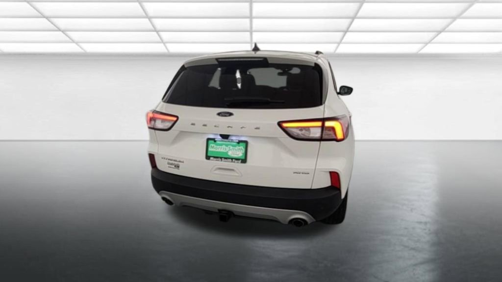 Certified 2022 Ford Escape Titanium w/ Class II Trailer Tow Package image 8