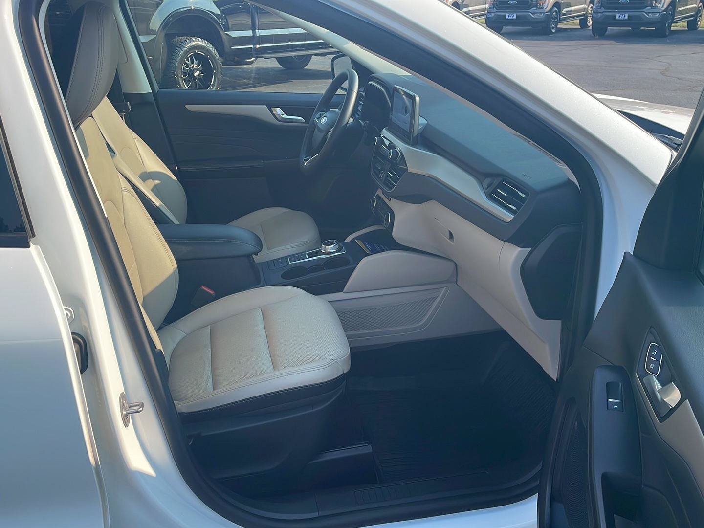Certified 2022 Ford Escape SEL w/ Technology Package FWD image 25
