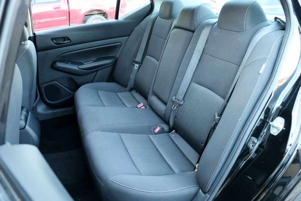 Used 2025 Nissan Altima 2.5 SV FWD image 19