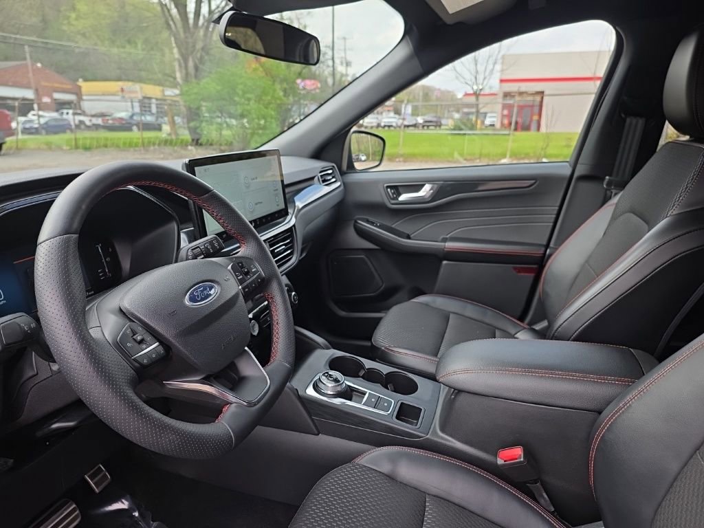 Certified 2024 Ford Escape ST-Line w/ Tech Pack #1 image 13