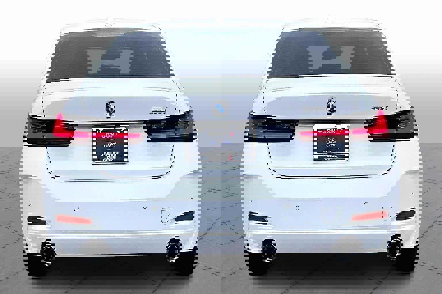 Used 2023 BMW 330i Sedan w/ Driving Assistance Package image 5