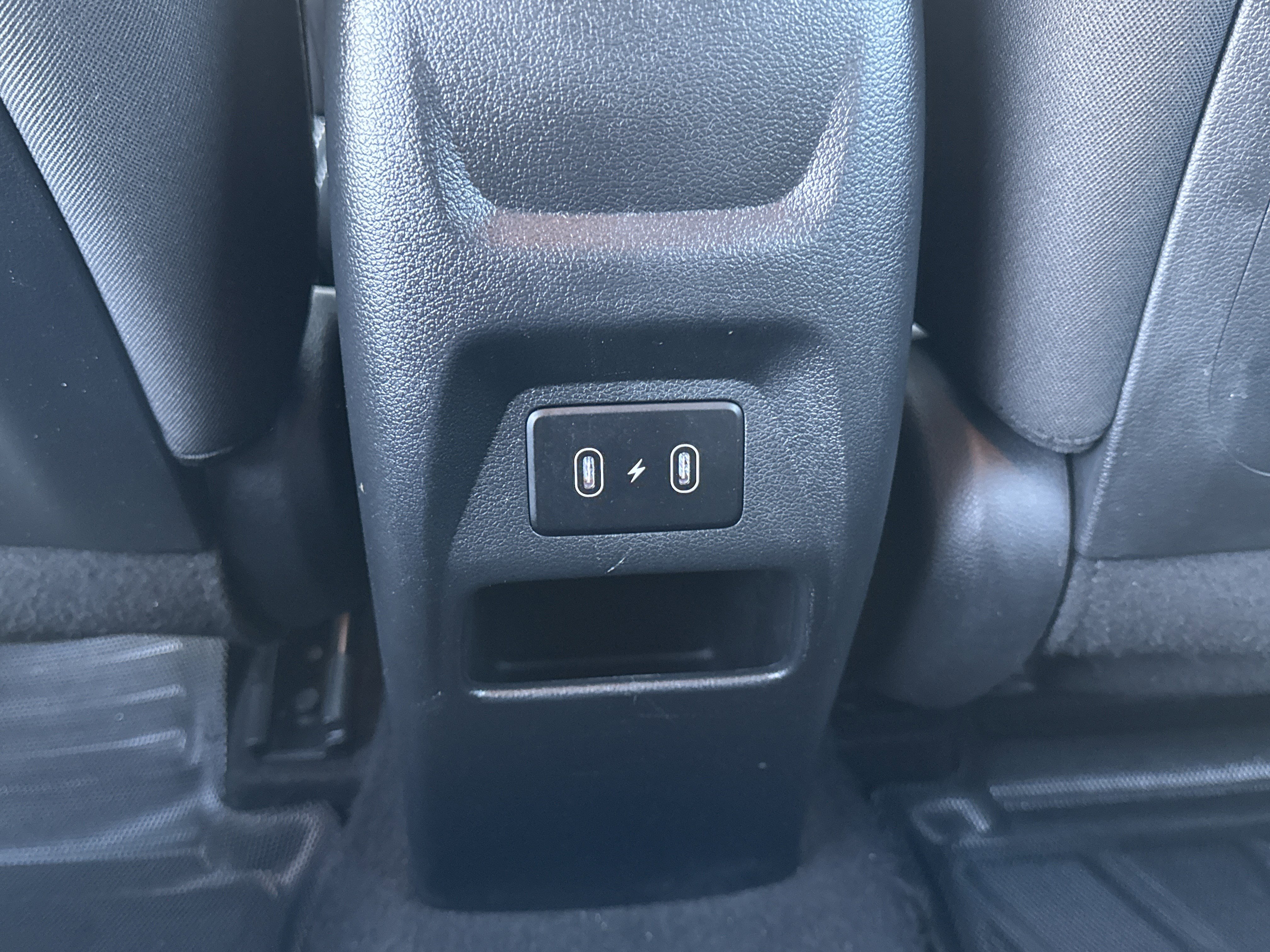 Used 2024 Hyundai Venue SEL image 21