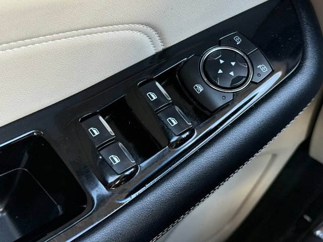 Certified 2018 Ford Edge Titanium w/ Ford Safe & Smart Package AWD/4WD image 24