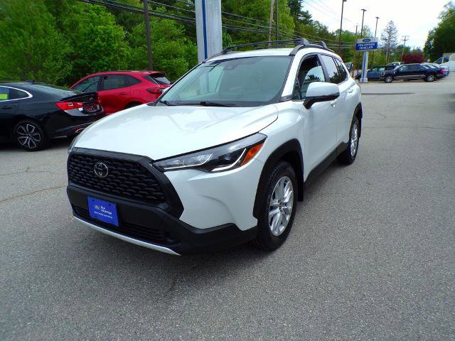 Used 2022 Toyota Corolla Cross LE AWD/4WD image 3