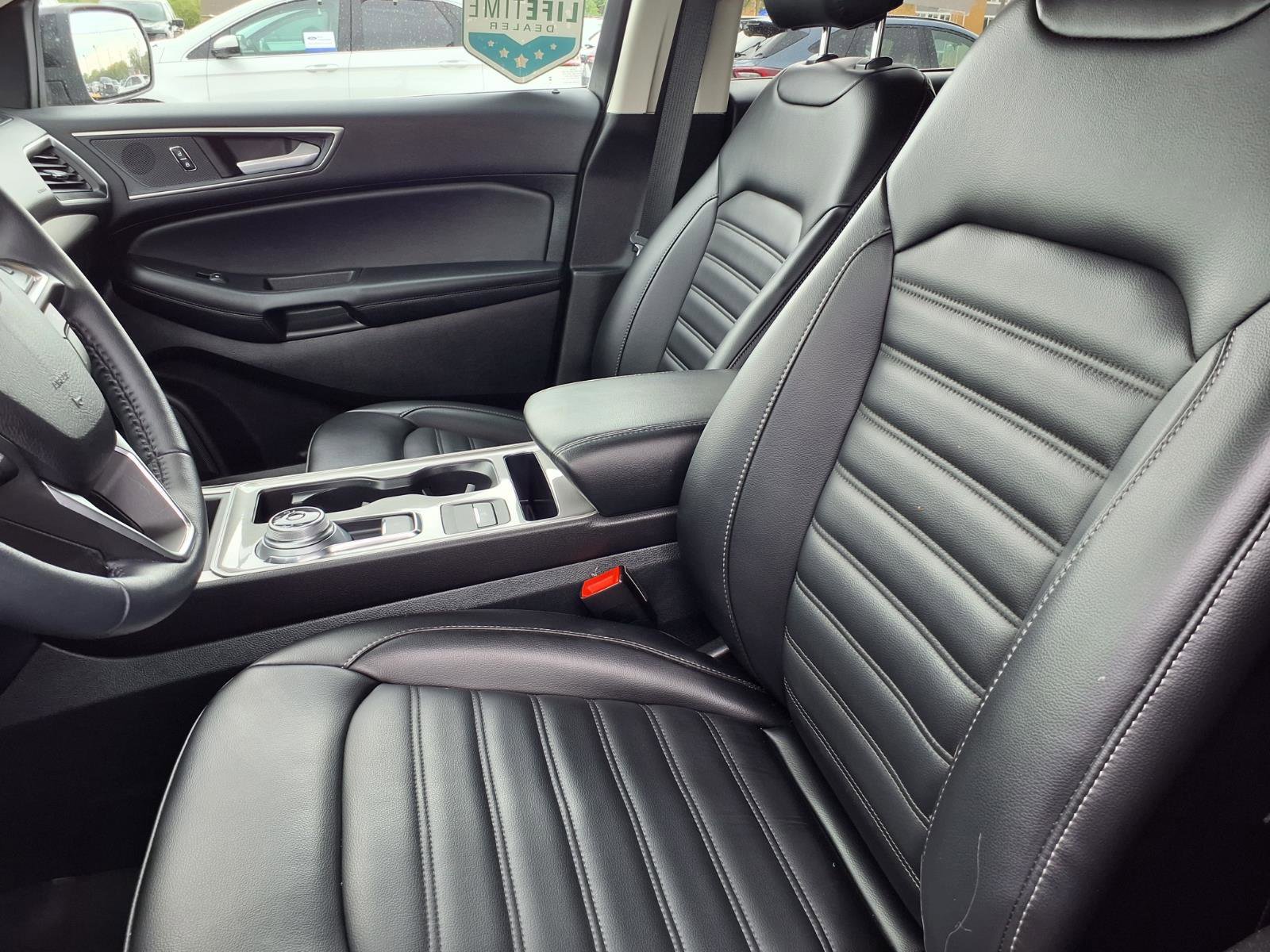 Certified 2024 Ford Edge SEL w/ Convenience Package AWD/4WD image 3