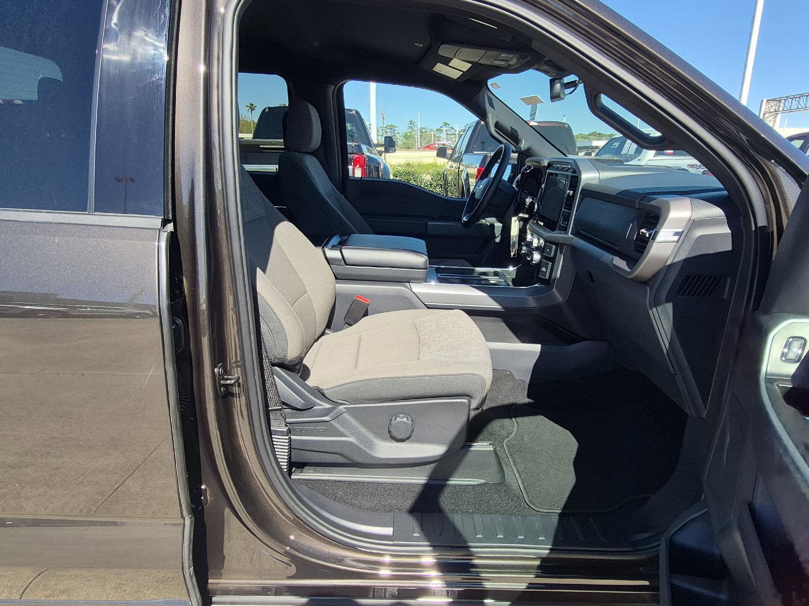 Certified 2024 Ford F150 XLT w/ Mobile Office Package image 22