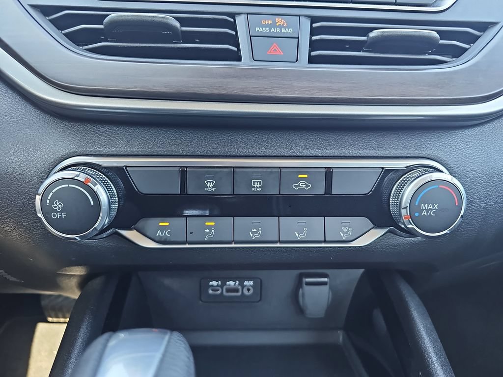 Used 2024 Nissan Altima 2.5 SV FWD image 21