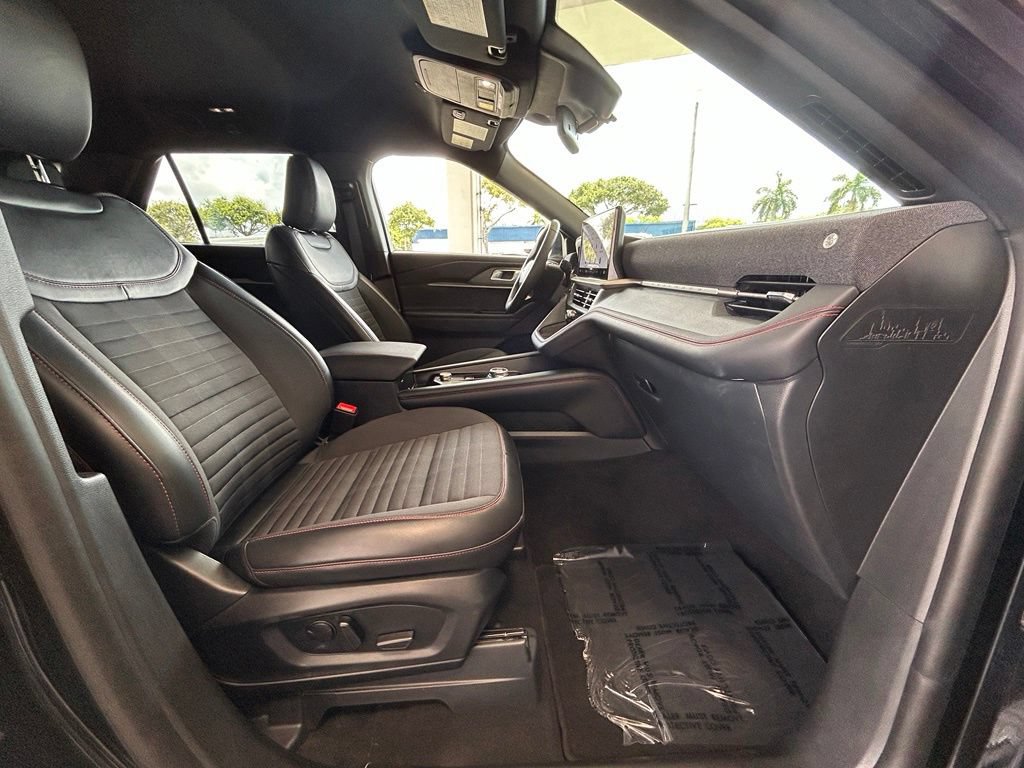 Certified 2026 Ford Explorer ST-Line w/ ST-Line Street Pack RWD image 24