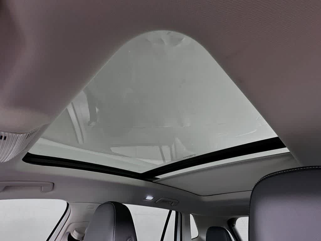 Used 2025 Volkswagen Tiguan SE w/ Panoramic Sunroof Package AWD/4WD image 29