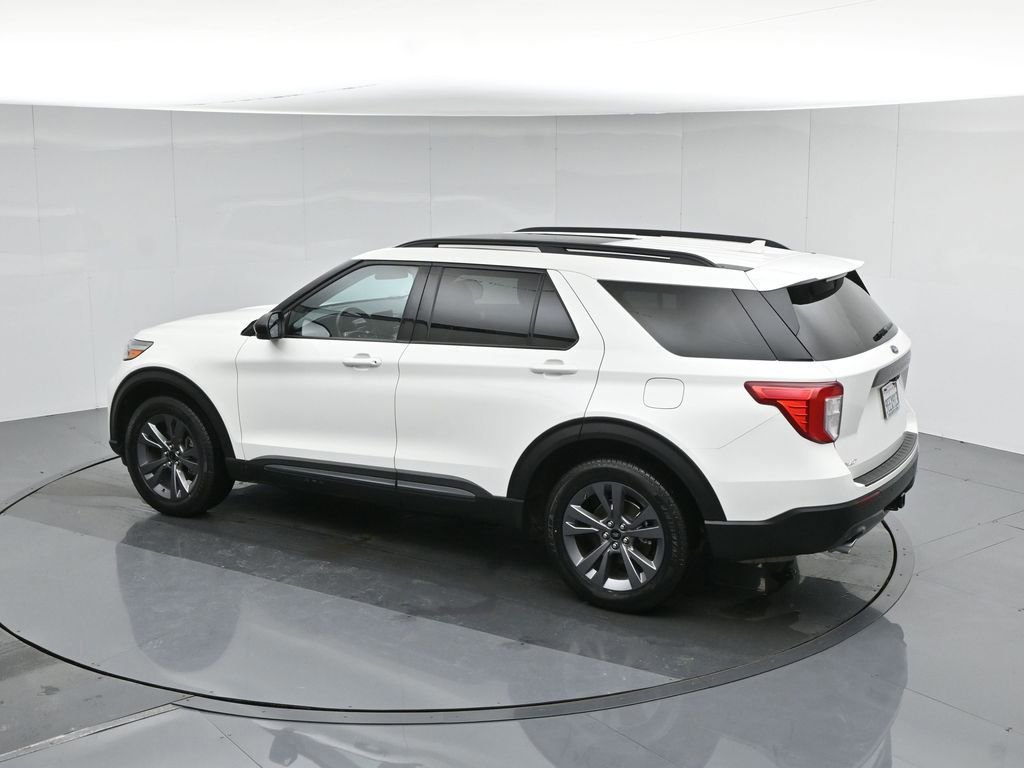 Certified 2023 Ford Explorer XLT w/ Equipment Group 202A image 17