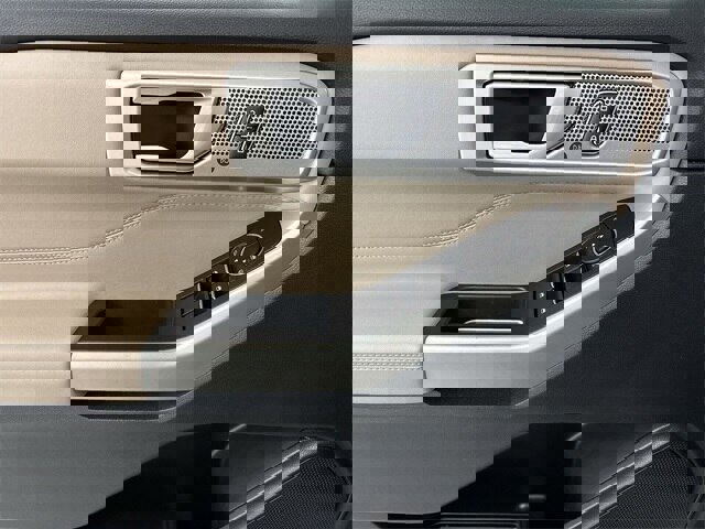 Certified 2023 Ford Explorer XLT w/ Equipment Group 202A image 5