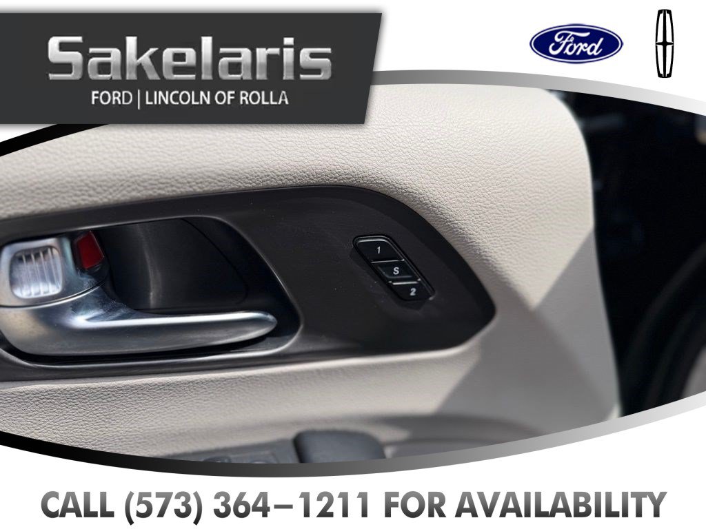 Used 2022 Chrysler Pacifica Touring-L FWD image 12