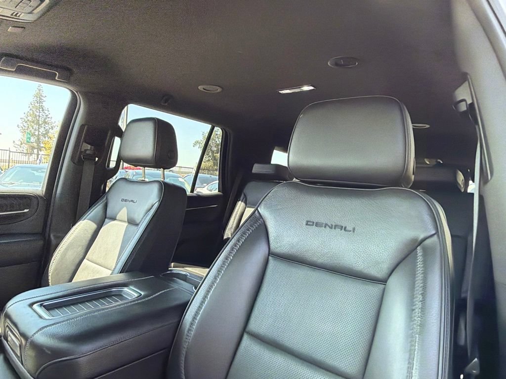 Used 2023 GMC Yukon Denali RWD image 24