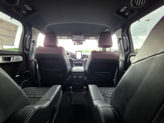 Certified 2023 Ford Explorer Platinum w/ Technology Package AWD/4WD image 46