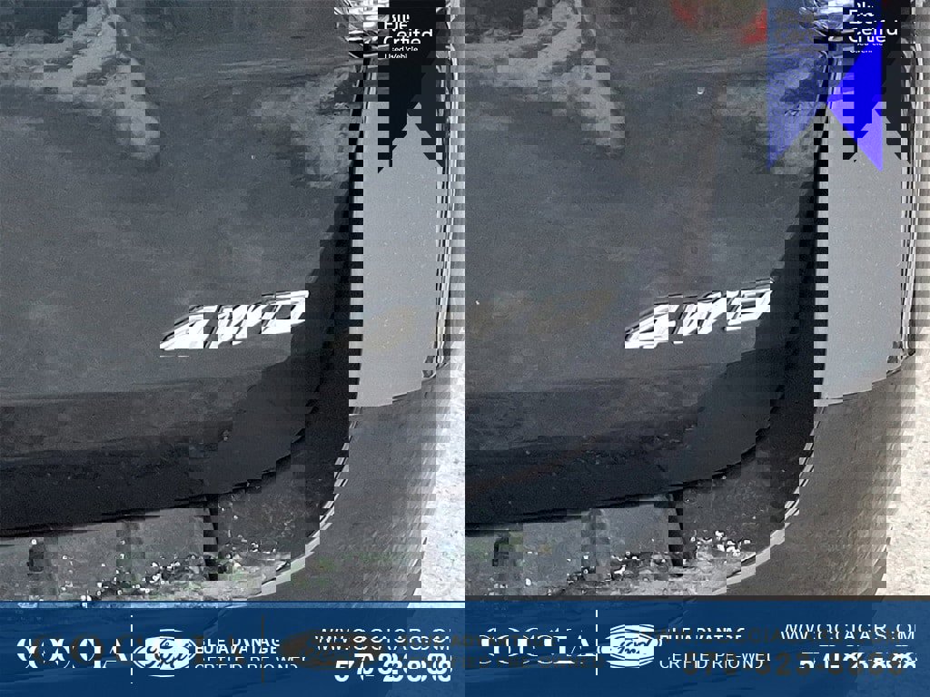 Certified 2022 Ford Explorer XLT w/ Equipment Group 202A image 32