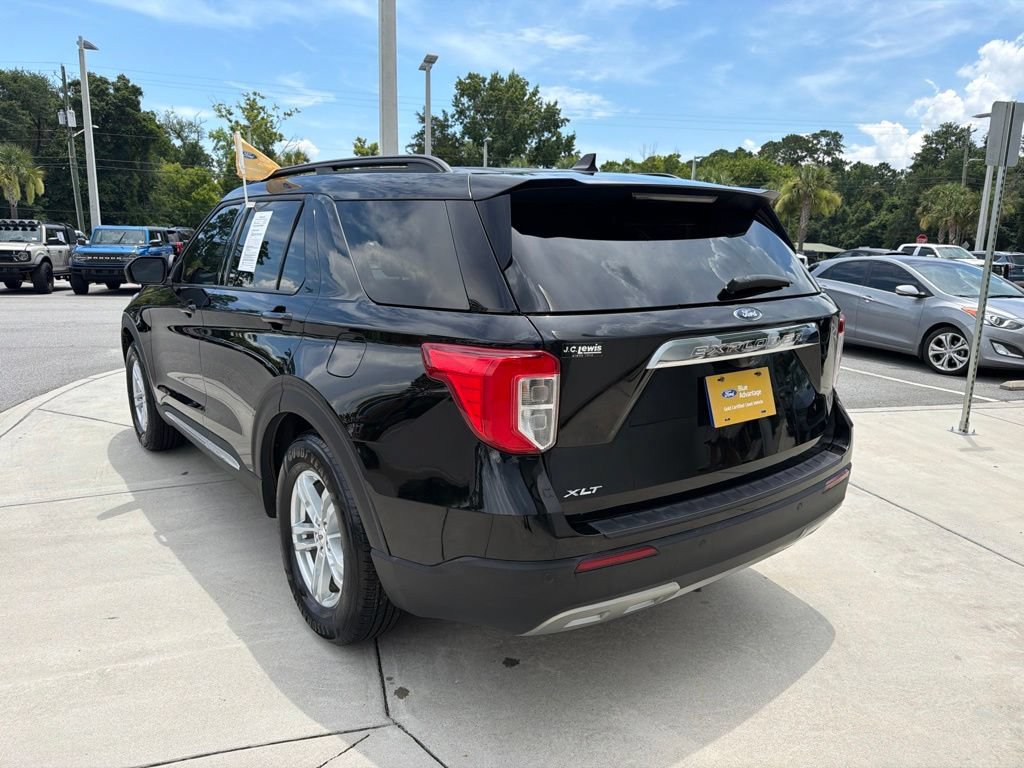 Certified 2023 Ford Explorer XLT w/ Equipment Group 202A RWD image 6