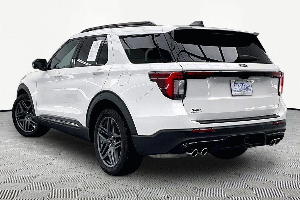 Certified 2025 Ford Explorer ST AWD/4WD image 13