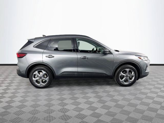 Certified 2025 Ford Escape ST-Line AWD/4WD image 8