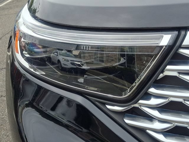 Certified 2022 Ford Explorer Platinum w/ Equipment Group 601A AWD/4WD image 12