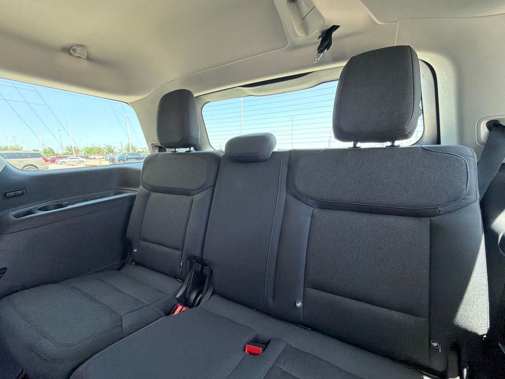 Certified 2025 Ford Expedition Active AWD/4WD image 19