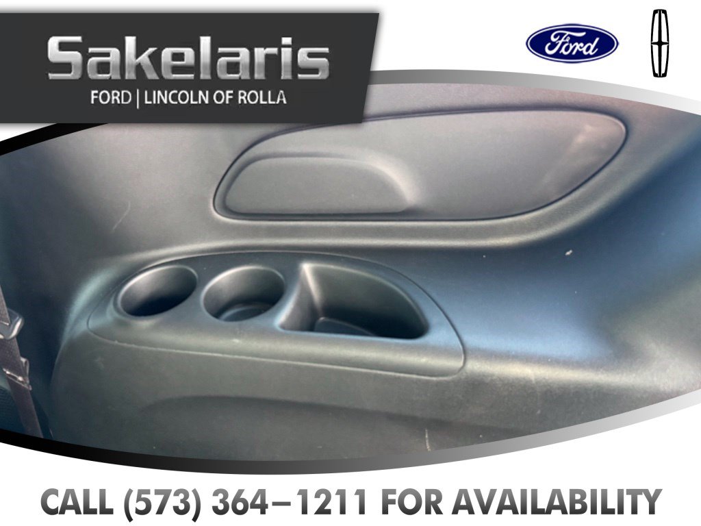 Used 2025 Chrysler Pacifica Select FWD image 43