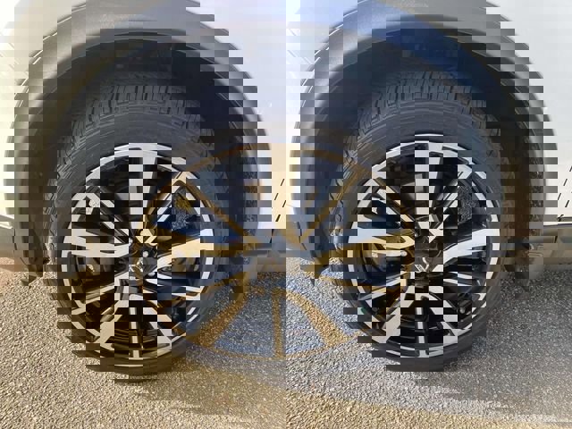 Used 2018 Nissan Rogue Sport SL image 4