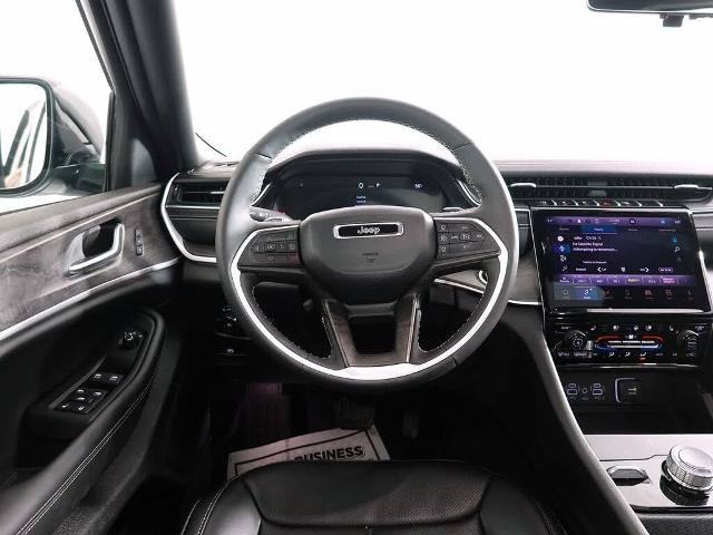 Used 2025 Jeep Grand Cherokee Limited w/ Luxury Tech Group II AWD/4WD image 20