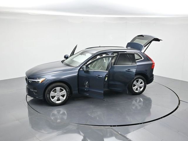 Used 2022 Volvo XC60 B5 Momentum image 46