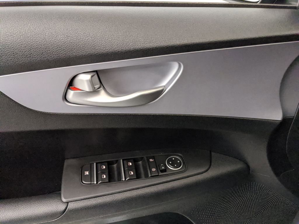 Used 2024 Kia Forte LXS image 15