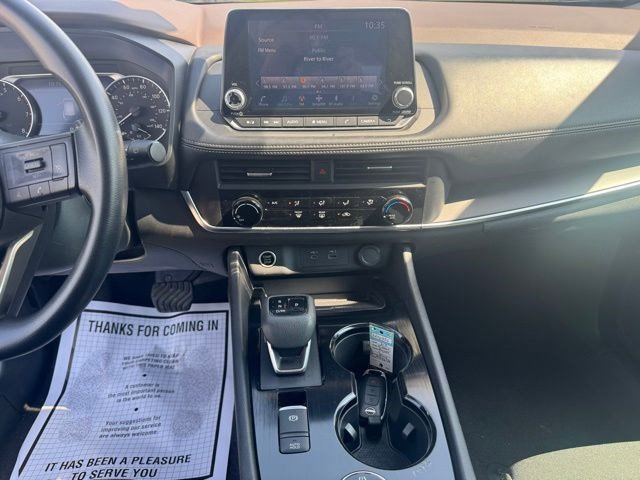 Used 2023 Nissan Rogue S AWD/4WD image 19