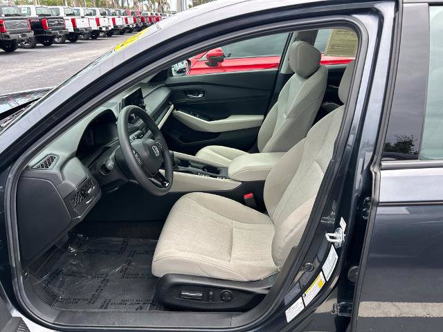 Used 2025 Honda Accord SE image 16