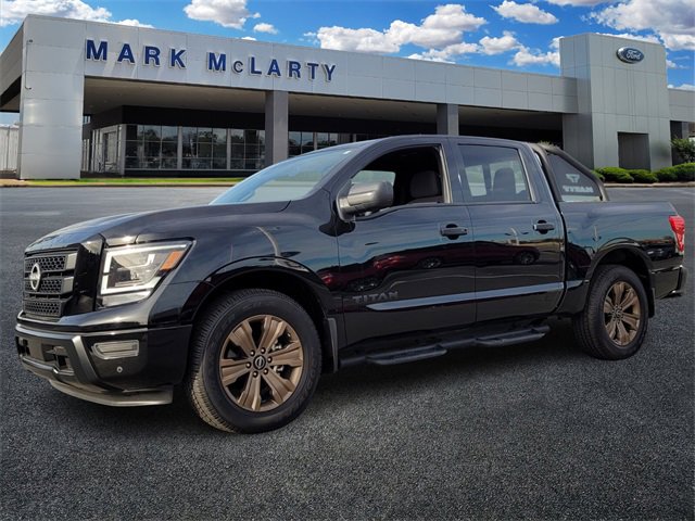 Used 2024 Nissan Titan SV w/ SV Bronze Edition Package image 7